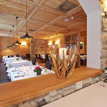 ألبينر- نيتشر ريزورت تيرول فندق 4*