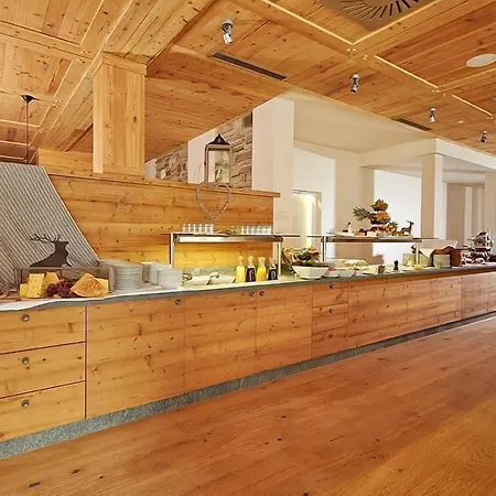 アルパイナー ネイチャー チロル 4*