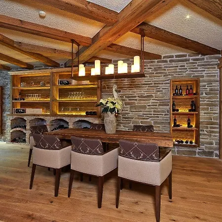 アルパイナー ネイチャー チロル ホテル 4*