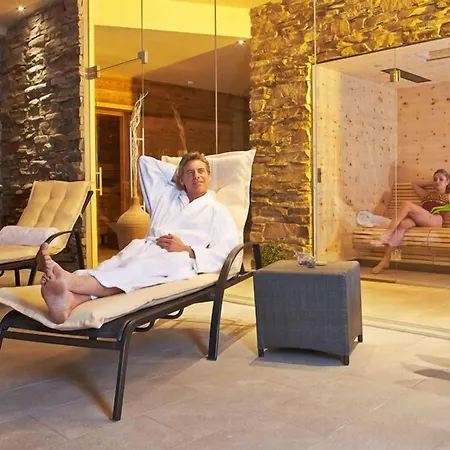 アルパイナー ネイチャー チロル 4*