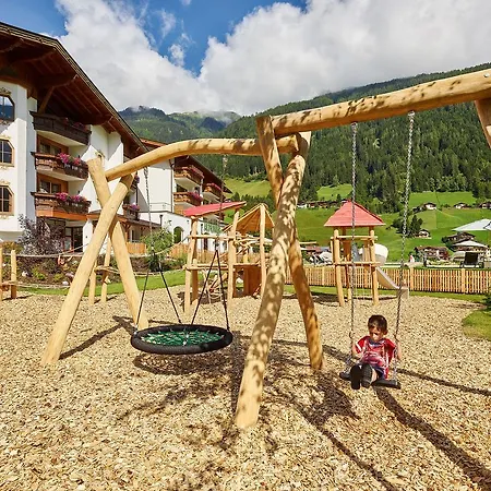 Hotel Alpeiner - Nature Tirol Neustift im Stubaital