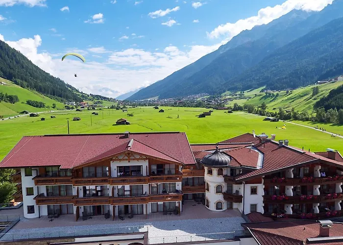 מלון Alpeiner - Nature Tirol 4*