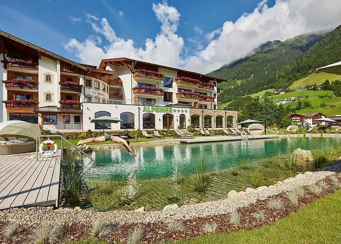 מלון Alpeiner - Nature Tirol 4*
